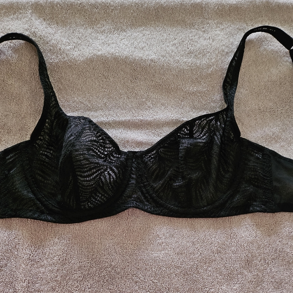NWT VICTORIA SECRET BRA